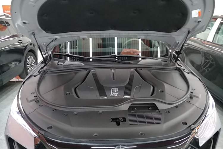 Used BYD Tang New Energy 2025 Intelligent Driving Version DM-i 115KM Flagship Edition Engine Bay