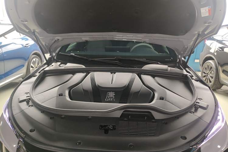 Used BYD Tang New Energy 2025 Intelligent Driving Version DM-i 115KM Prestige Edition Engine Bay