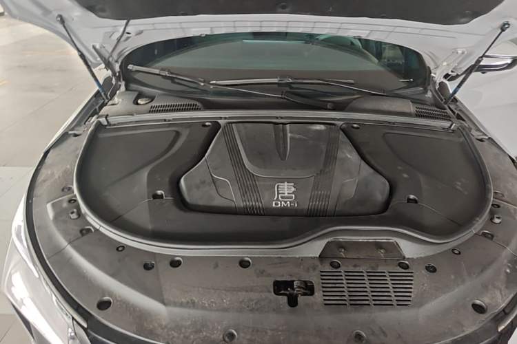 Used BYD Tang New Energy 2025 DM-i 115KM Prestige Model Engine Bay