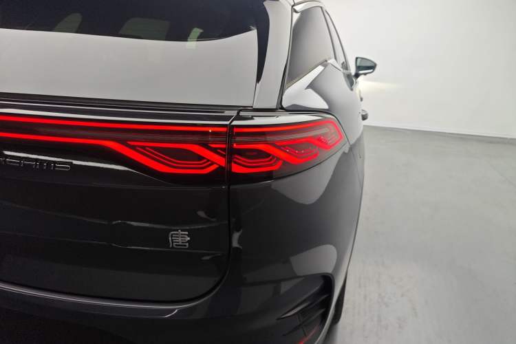 Used BYD Tang New Energy 2025 DM-i 115KM Cloud Ride Flagship Model Exterior 3