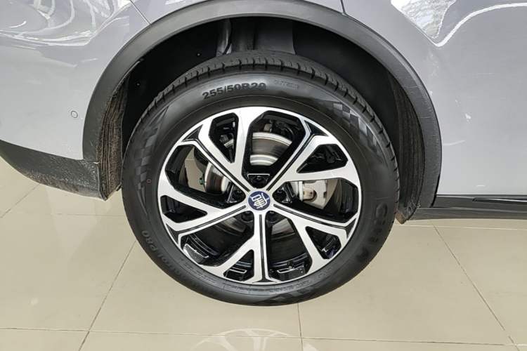 Used BYD Tang New Energy 2025 DM-i 115KM Flagship Model Exterior 3