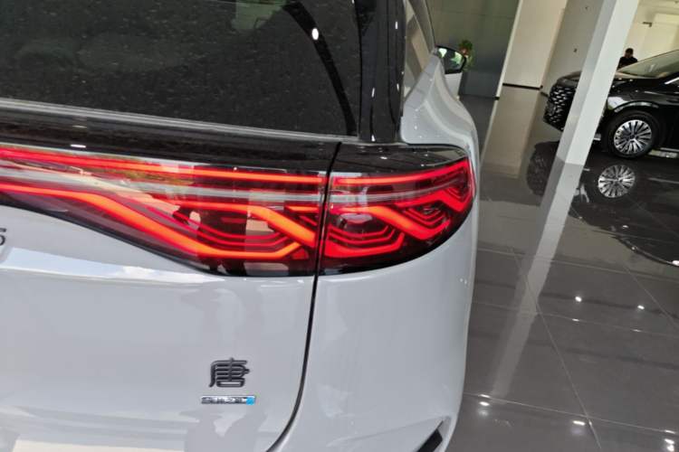 Used BYD Tang New Energy 2025 Intelligent Driving Version DM-i 115KM Flagship Edition Exterior 3