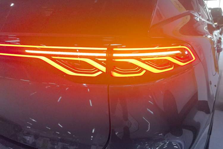 Used BYD Tang New Energy 2025 Intelligent Driving Version DM-i 115KM Flagship Edition Exterior 3