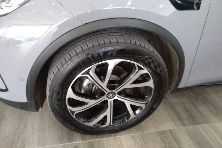 Used BYD Tang New Energy 2025 Intelligent Driving Version DM-i 115KM Flagship Edition Exterior 4