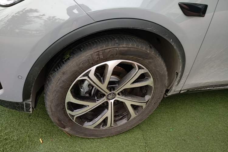 Used BYD Tang New Energy 2025 Intelligent Driving Version DM-i 115KM Flagship Edition Exterior 4