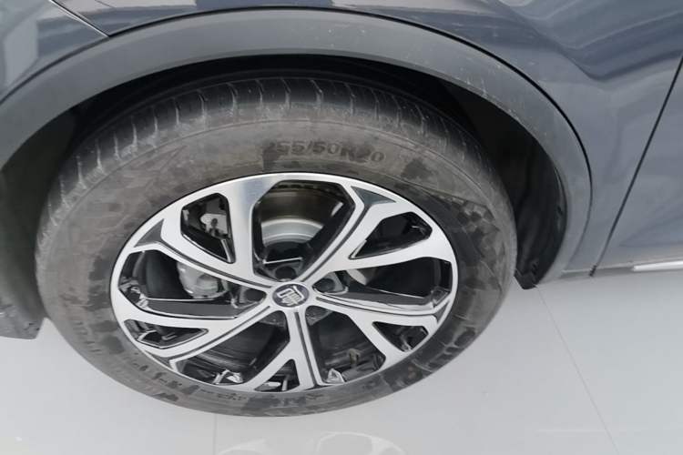Used BYD Tang New Energy 2025 Intelligent Driving Version DM-i 115KM Flagship Edition Exterior 4