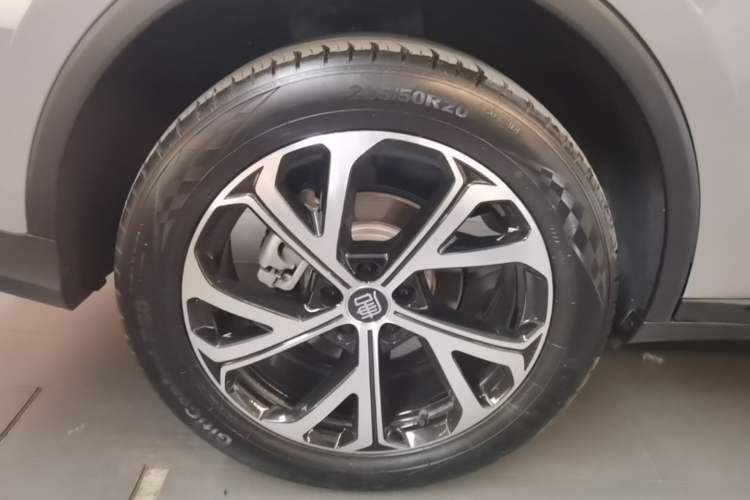 Used BYD Tang New Energy 2025 DM-i 115KM Cloud Ride Flagship Model Exterior 5