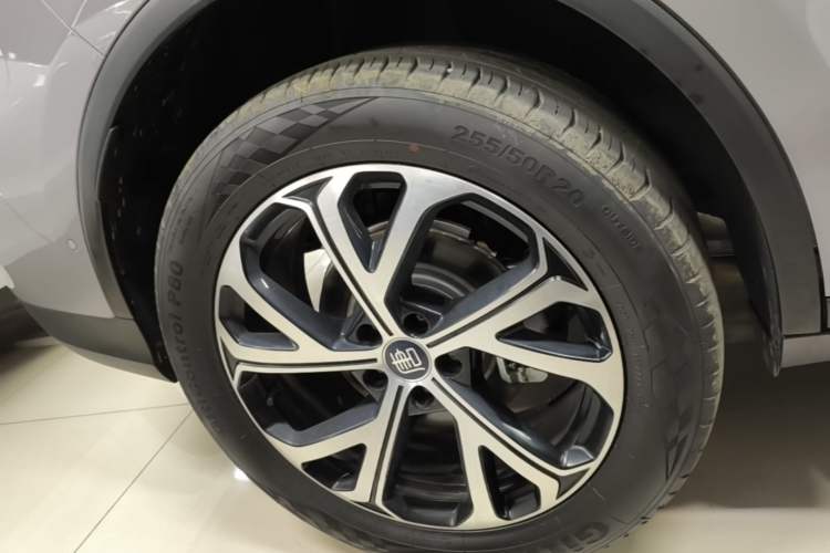 Used BYD Tang New Energy 2025 Intelligent Driving Version DM-i 115KM Flagship Edition Exterior 5