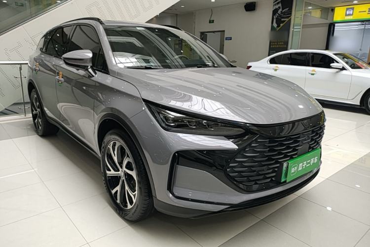 Used BYD Tang New Energy 2025 DM-i 115KM Prestige Model Front Right 45 Deg