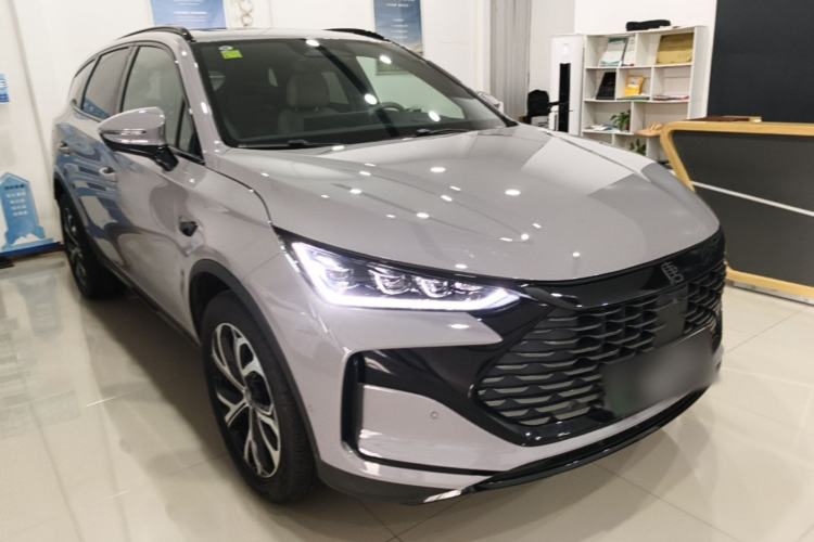 Used BYD Tang New Energy 2025 Intelligent Driving Version DM-i 115KM Flagship Edition Front Right 45 Deg