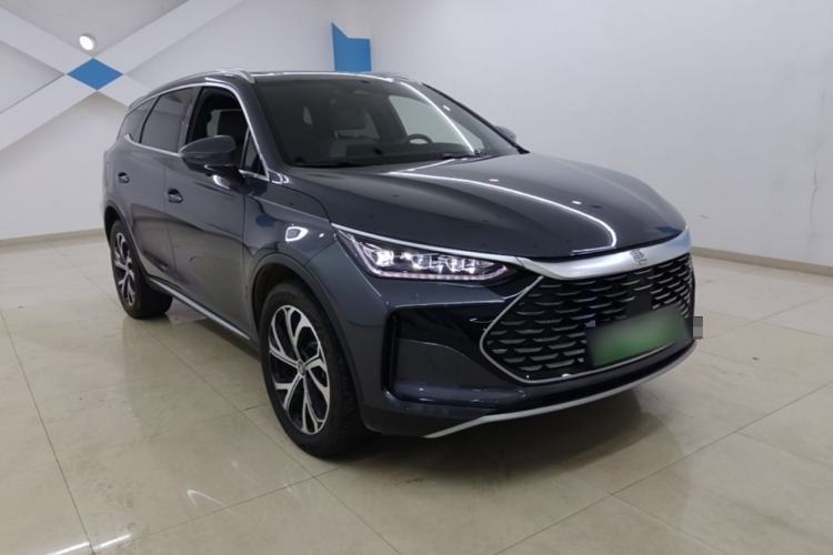 Used BYD Tang New Energy 2025 DM-i 115KM Prestige Model Front Right 45 Deg