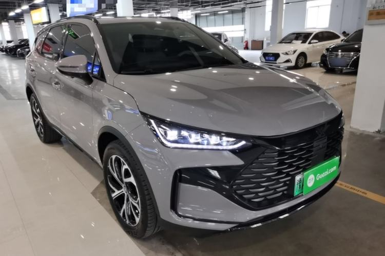 Used BYD Tang New Energy 2025 DM-i 115KM Prestige Model Front Right 45 Deg