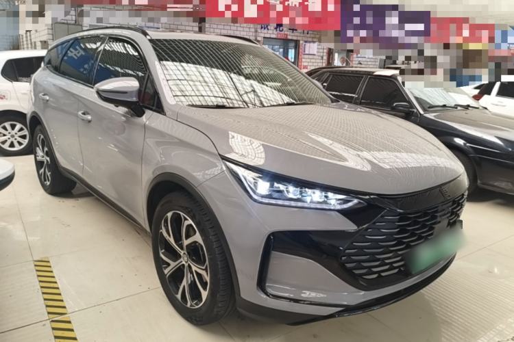 Used BYD Tang New Energy 2025 DM-i 115KM Prestige Model Front Right 45 Deg