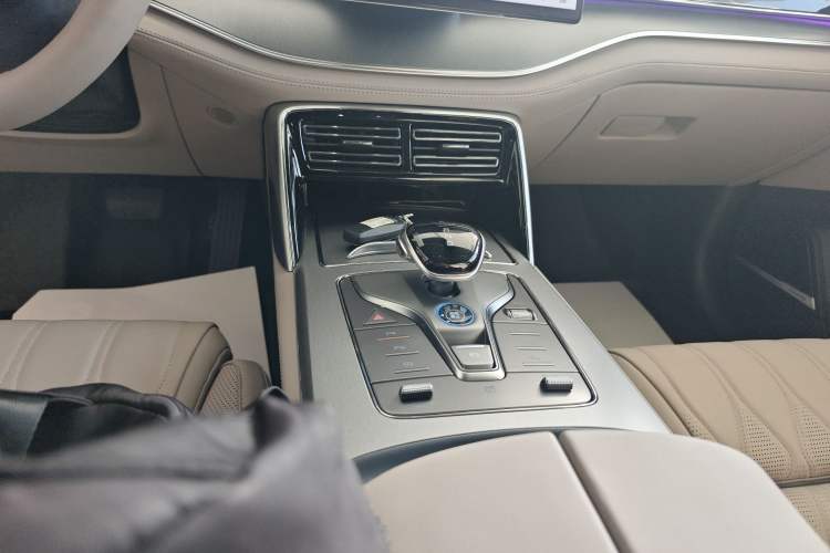 Used BYD Tang New Energy 2025 Intelligent Driving Version DM-i 115KM Flagship Edition Gear Lever