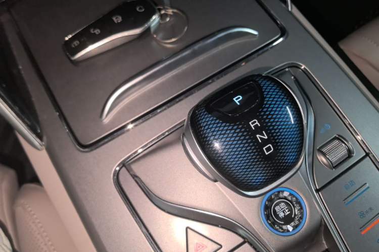 Used BYD Tang New Energy 2025 Intelligent Driving Version DM-i 115KM Flagship Edition Gear Lever