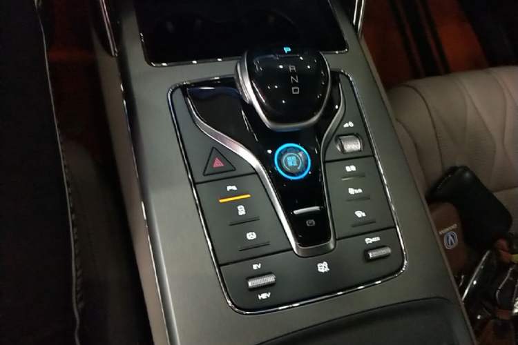 Used BYD Tang New Energy 2025 DM-i 115KM Prestige Model Gear Lever