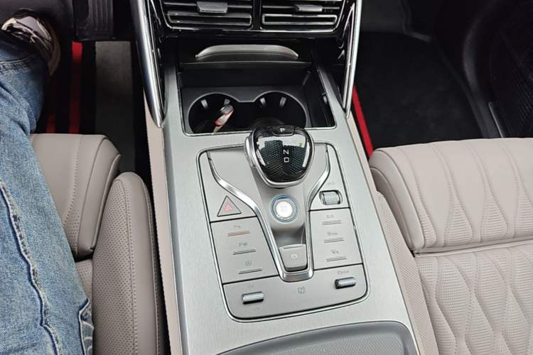 Used BYD Tang New Energy 2025 Intelligent Driving Version DM-i 115KM Flagship Edition Gear Lever