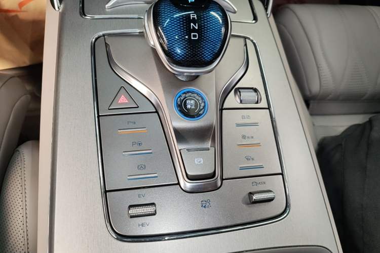 Used BYD Tang New Energy 2025 Intelligent Driving Version DM-i 115KM Flagship Edition Gear Lever