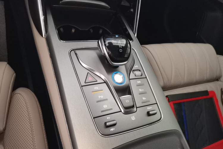 Used BYD Tang New Energy 2025 Intelligent Driving Version DM-i 115KM Flagship Edition Gear Lever