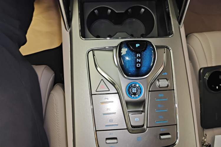 Used BYD Tang New Energy 2025 Intelligent Driving Version DM-i 115KM Flagship Edition Gear Lever