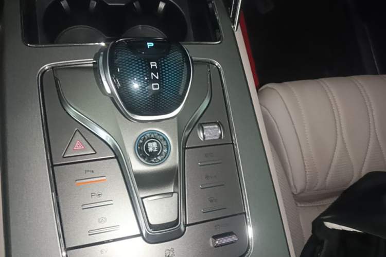 Used BYD Tang New Energy 2025 Intelligent Driving Version DM-i 115KM Flagship Edition Gear Lever