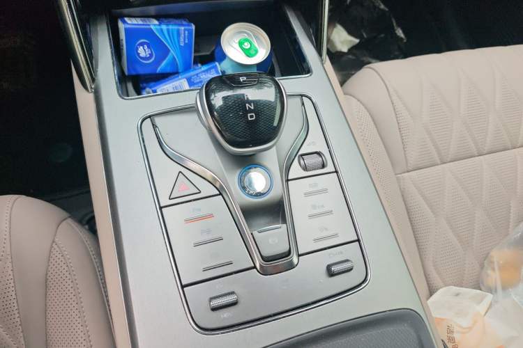 Used BYD Tang New Energy 2025 Intelligent Driving Version DM-i 115KM Prestige Edition Gear Lever