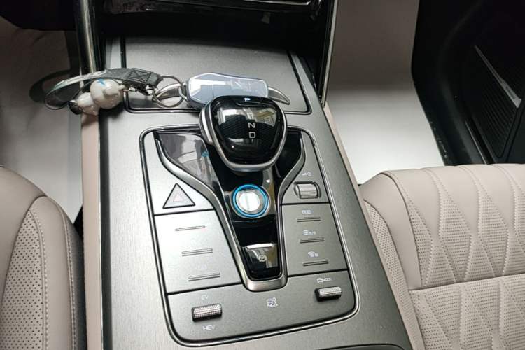 Used BYD Tang New Energy 2025 DM-i 115KM Prestige Model Gear Lever