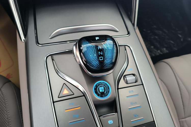 Used BYD Tang New Energy 2025 Intelligent Driving Version DM-i 115KM Prestige Edition Gear Lever