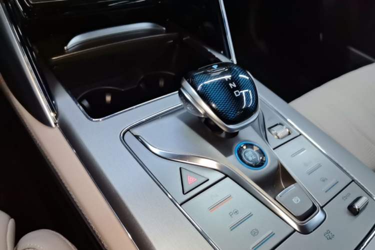 Used BYD Tang New Energy 2025 Intelligent Driving Version DM-i 115KM Prestige Edition Gear Lever