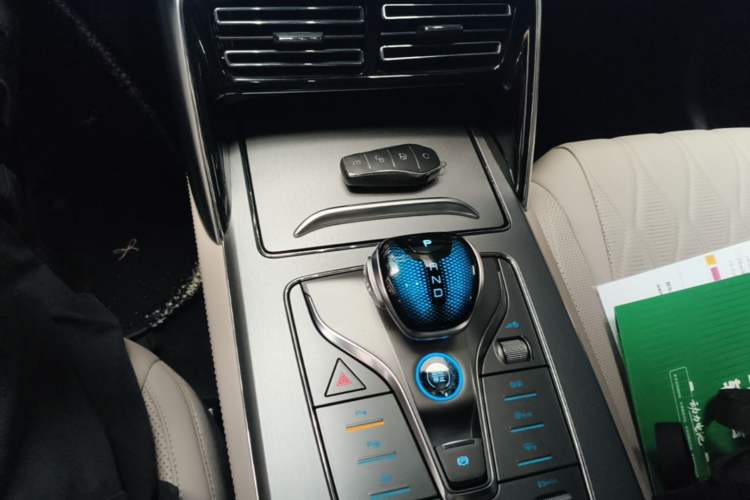 Used BYD Tang New Energy 2025 Intelligent Driving Version DM-i 115KM Prestige Edition Gear Lever