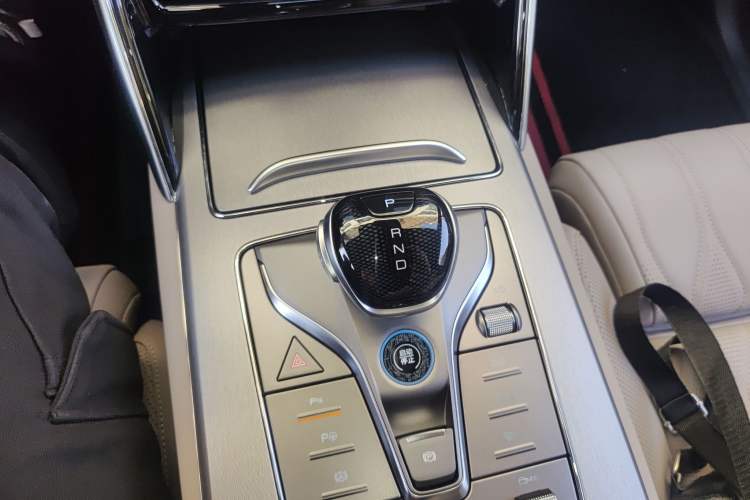Used BYD Tang New Energy 2025 Intelligent Driving Version DM-i 115KM Flagship Edition Gear Lever