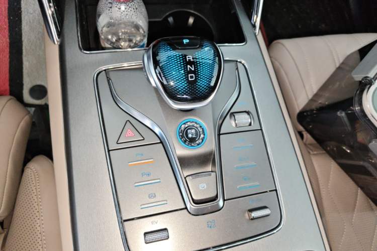 Used BYD Tang New Energy 2025 Intelligent Driving Version DM-i 115KM Flagship Edition Gear Lever