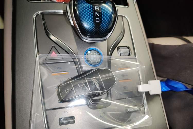 Used BYD Tang New Energy 2025 Intelligent Driving Version DM-i 115KM Flagship Edition Gear Lever