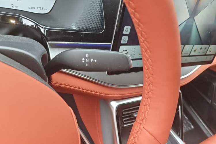 Used BYD Tang New Energy 2025 Model Smart Drive Version DM-i 175KM Prestige Version Gear Lever