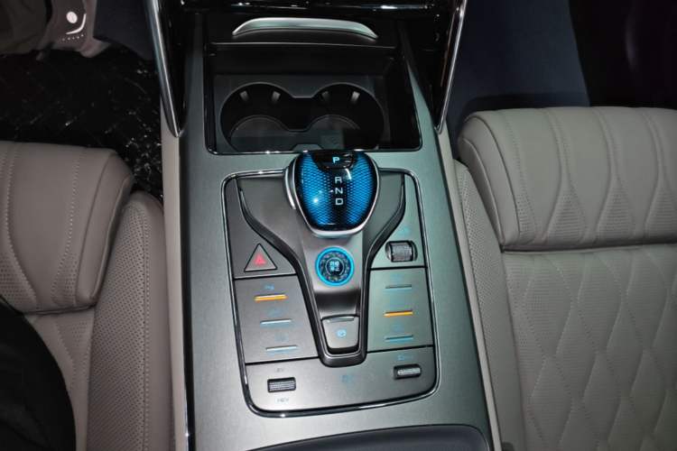 Used BYD Tang New Energy 2025 Intelligent Driving Version DM-i 115KM Flagship Edition Gear Lever