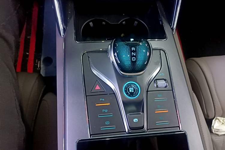 Used BYD Tang New Energy 2025 Intelligent Driving Version DM-i 115KM Flagship Edition Gear Lever