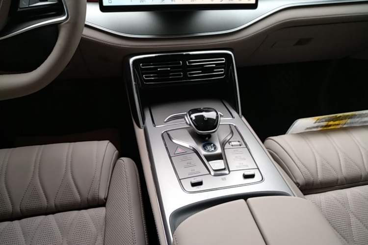 Used BYD Tang New Energy 2025 Intelligent Driving Version DM-i 115KM Flagship Edition Gear Lever