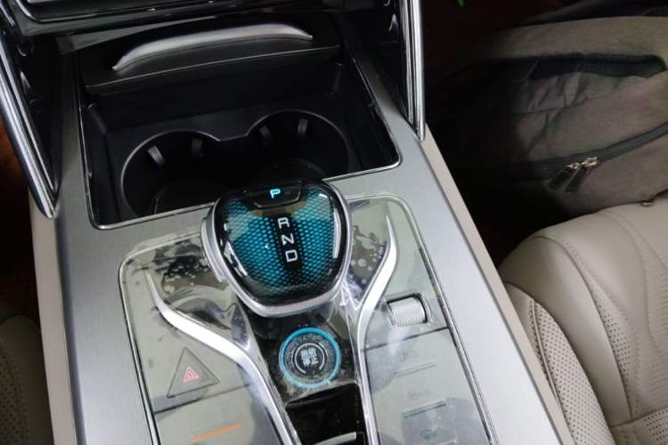 Used BYD Tang New Energy 2025 DM-i 115KM Prestige Model Gear Lever