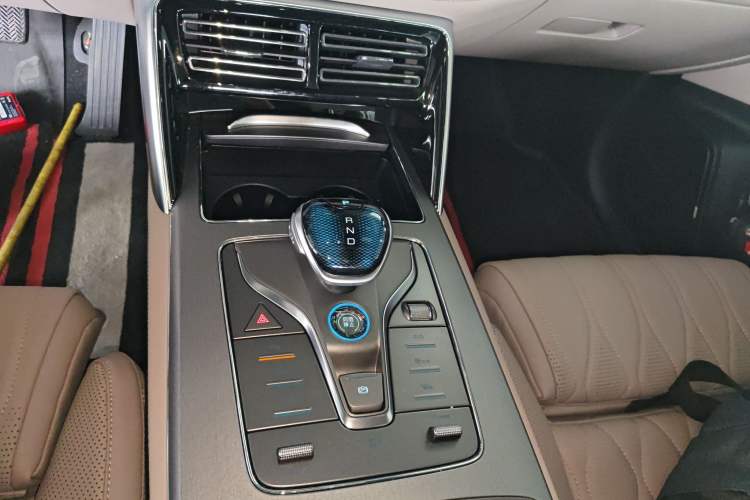 Used BYD Tang New Energy 2025 Intelligent Driving Version DM-i 115KM Flagship Edition Gear Lever