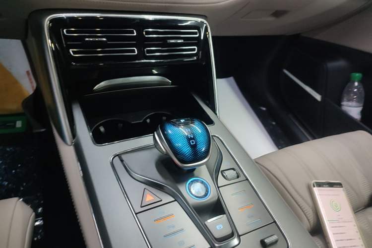 Used BYD Tang New Energy 2025 Intelligent Driving Version DM-i 115KM Flagship Edition Gear Lever