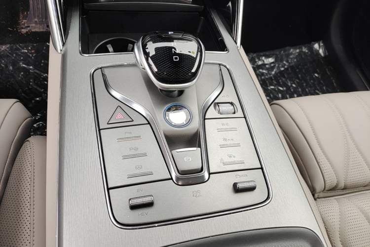 Used BYD Tang New Energy 2025 Intelligent Driving Version DM-i 115KM Flagship Edition Gear Lever