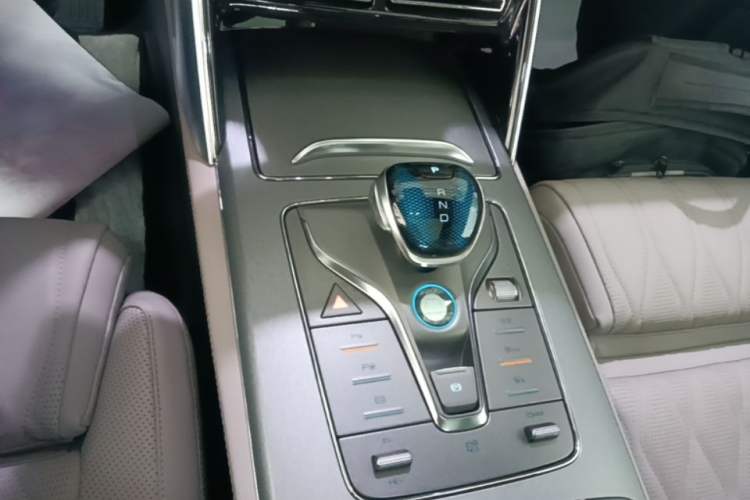 Used BYD Tang New Energy 2025 Intelligent Driving Version DM-i 115KM Flagship Edition Gear Lever