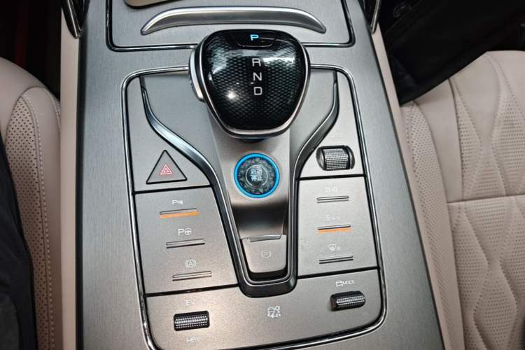 Used BYD Tang New Energy 2025 Intelligent Driving Version DM-i 115KM Prestige Edition Gear Lever