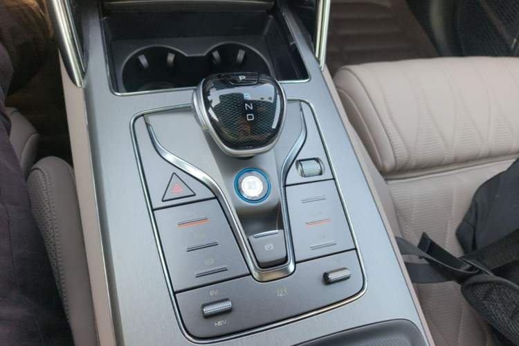 Used BYD Tang New Energy 2025 Intelligent Driving Version DM-i 115KM Flagship Edition Gear Lever
