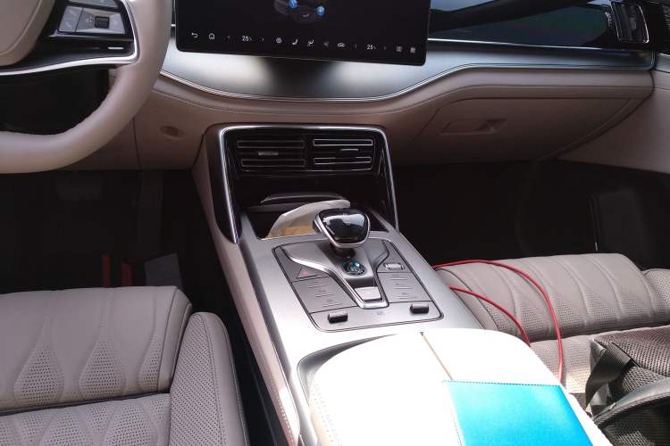 Used BYD Tang New Energy 2025 Intelligent Driving Version DM-i 115KM Flagship Edition Gear Lever