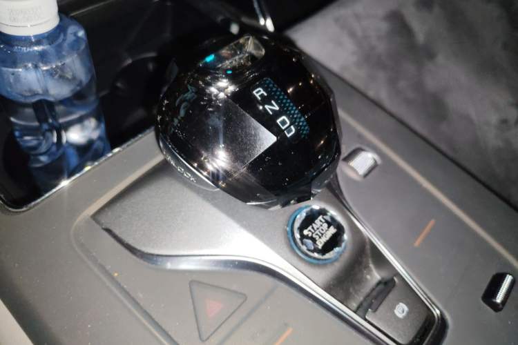 Used BYD Tang New Energy 2025 Intelligent Driving Version DM-i 115KM Prestige Edition Gear Lever