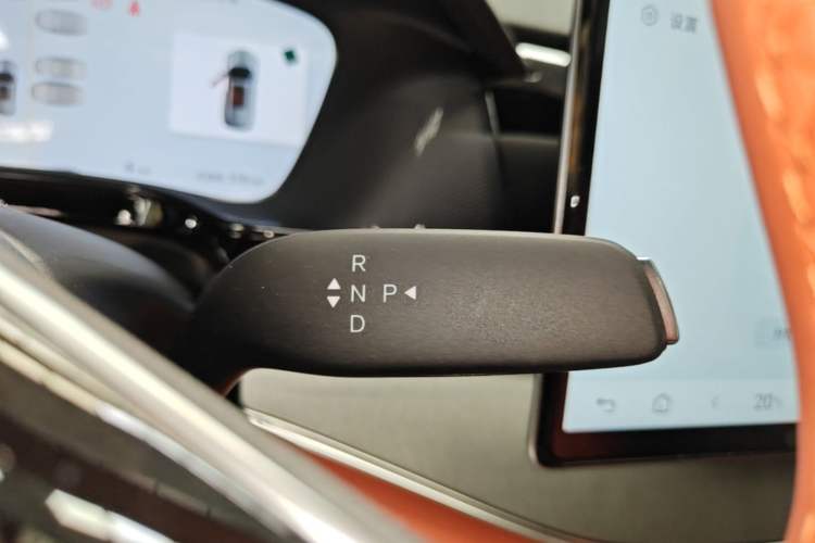 Used BYD Tang New Energy 2025 Model Smart Drive Version DM-i 175KM Prestige Version Gear Lever