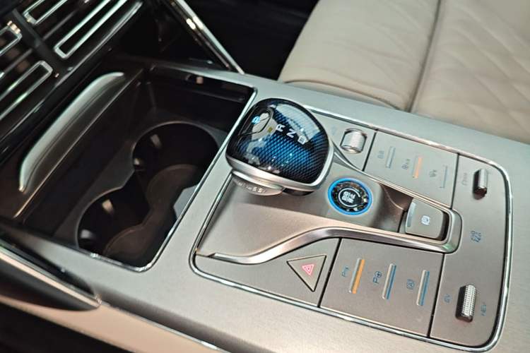 Used BYD Tang New Energy 2025 Intelligent Driving Version DM-i 115KM Flagship Edition Gear Lever