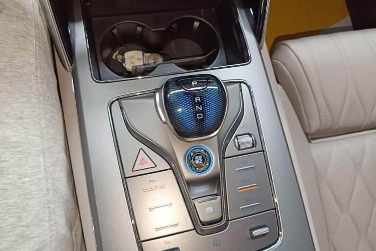 Used BYD Tang New Energy 2025 Intelligent Driving Version DM-i 115KM Flagship Edition Gear Lever