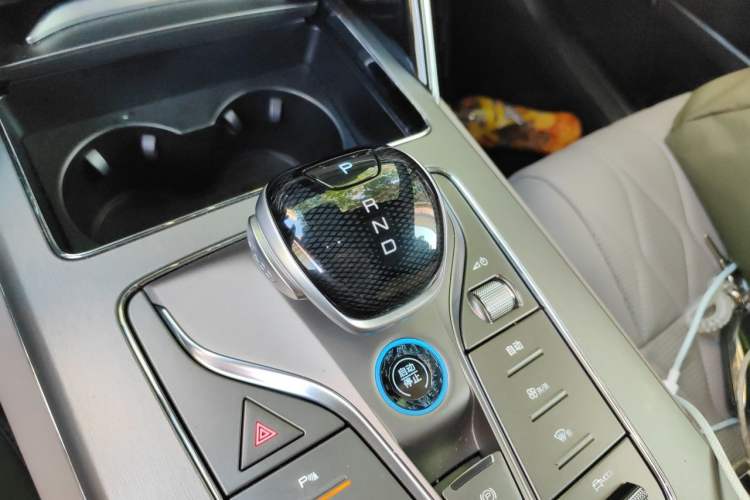 Used BYD Tang New Energy 2025 Intelligent Driving Version DM-i 115KM Prestige Edition Gear Lever